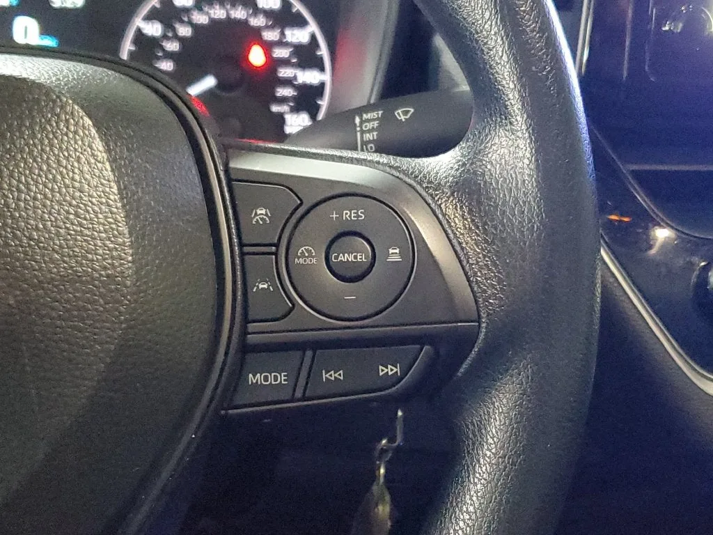2025 Toyota Corolla LE photo 25