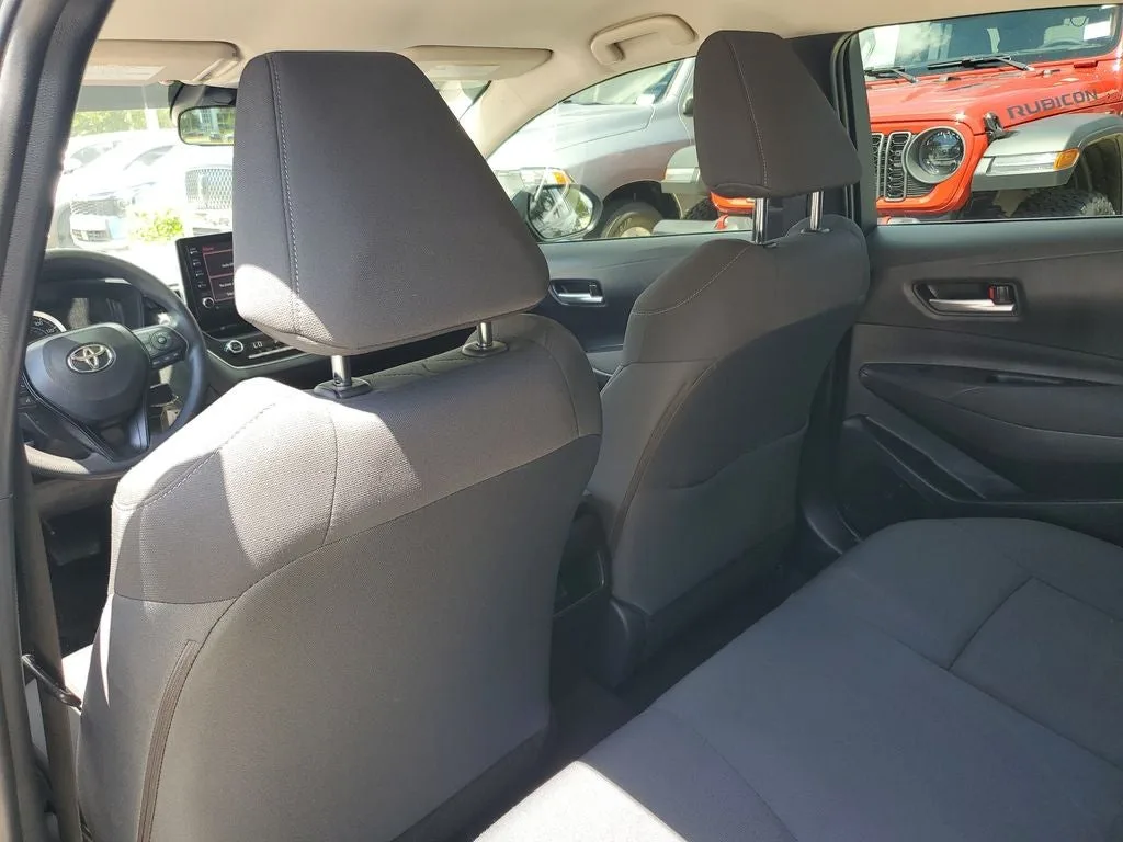 2021 Toyota Corolla LE photo 13