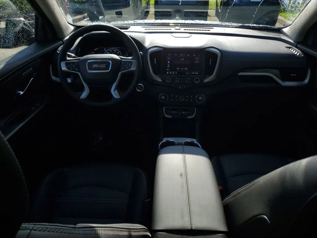 2024 GMC Terrain Denali photo 16