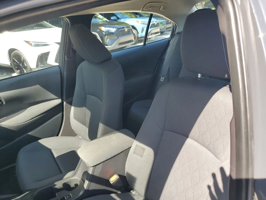 2025 Toyota Corolla LE photo 18