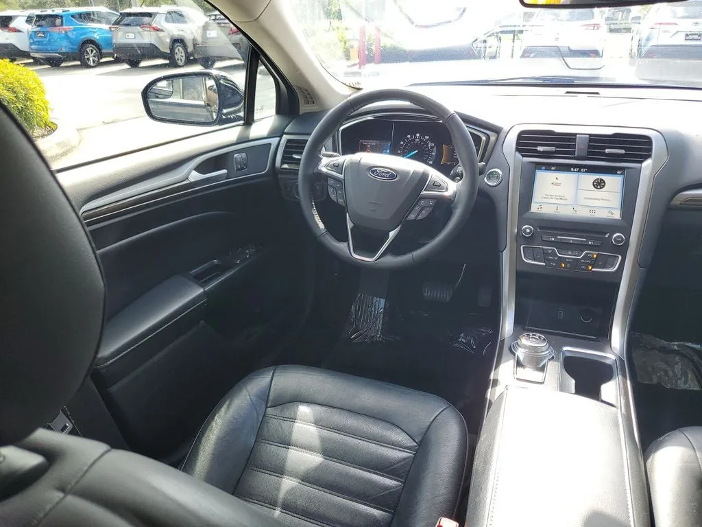 2017 Ford Fusion SE photo 15