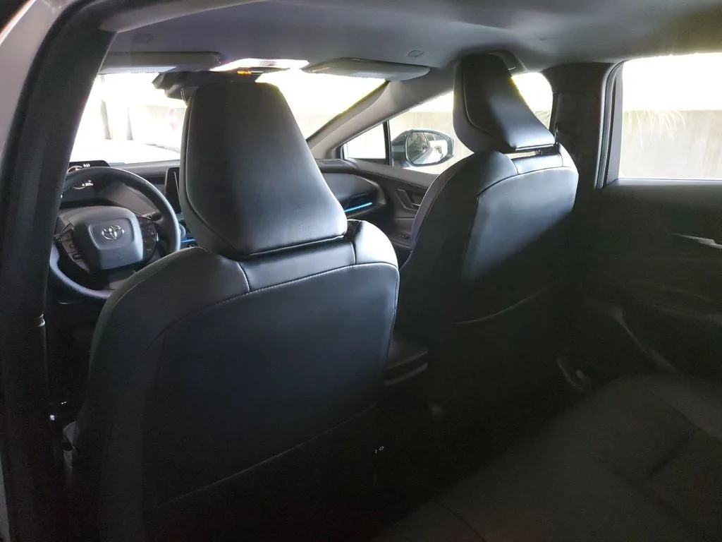 2024 Toyota Prius XLE photo 13