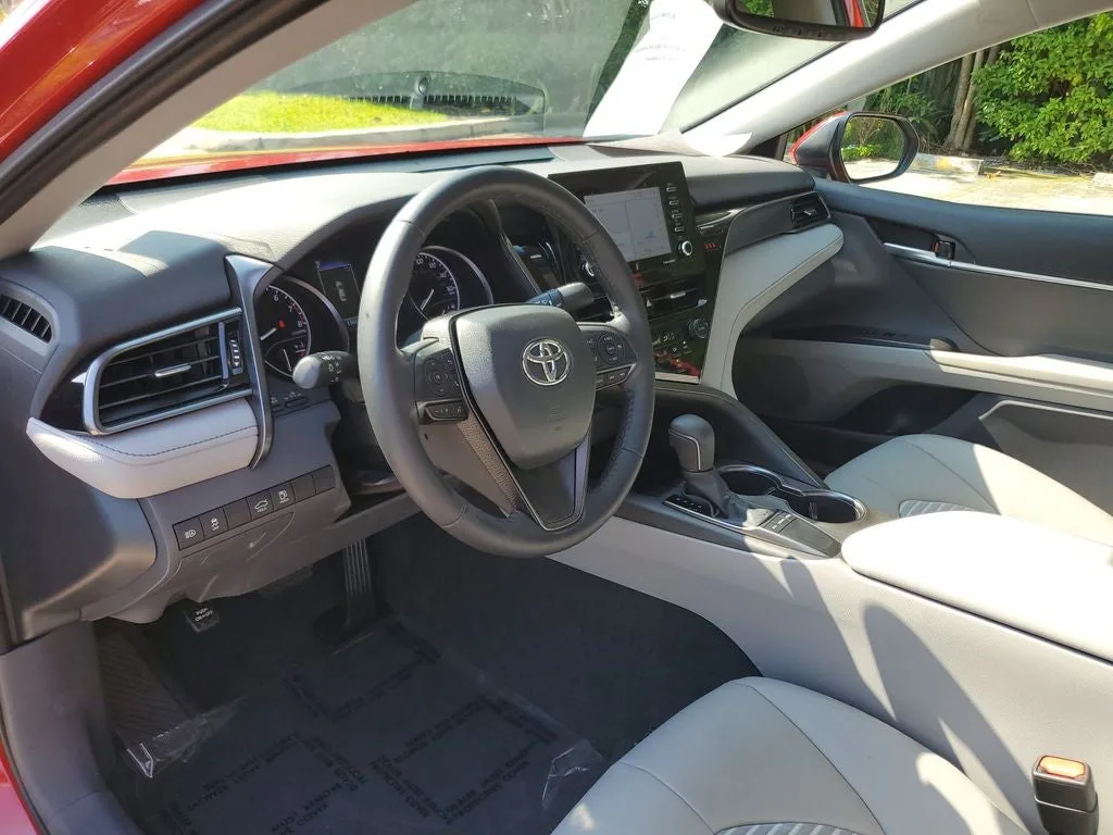 2023 Toyota Camry SE photo 19