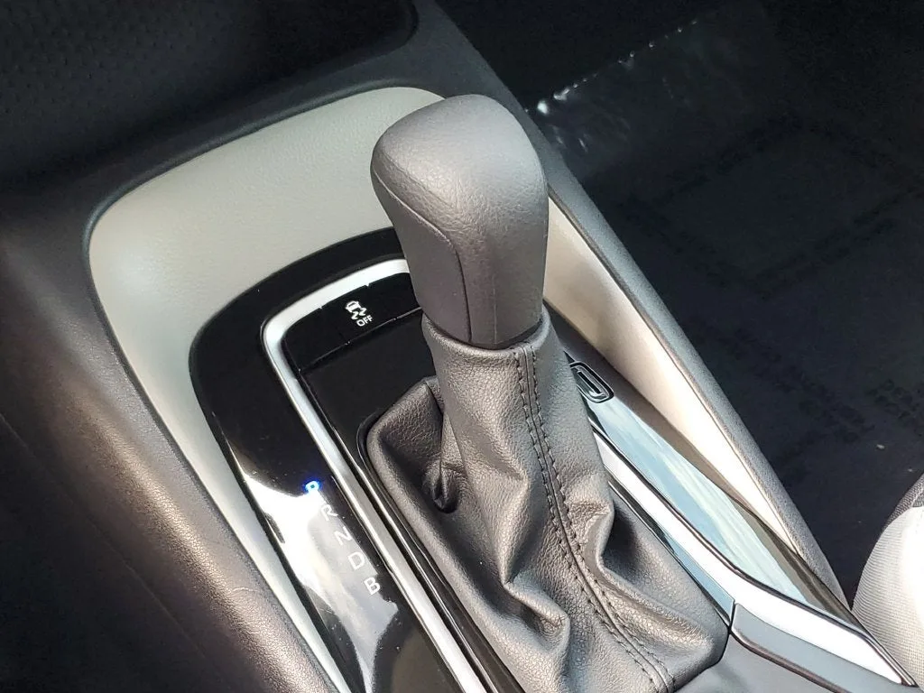 2025 Toyota Corolla LE photo 28