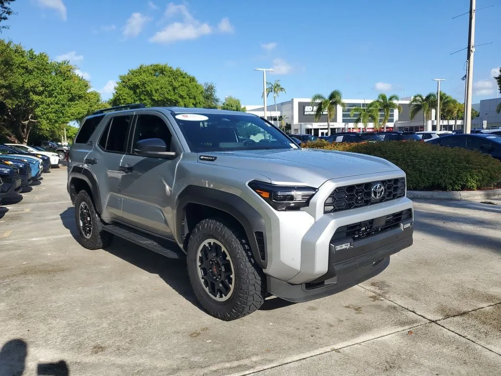 2025 Toyota 4Runner i-FORCE MAX Hybrid TRD Off Road Premium photo 3