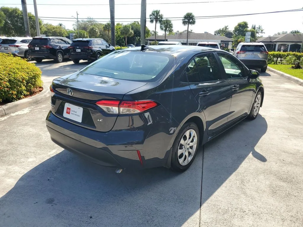 2025 Toyota Corolla LE photo 4