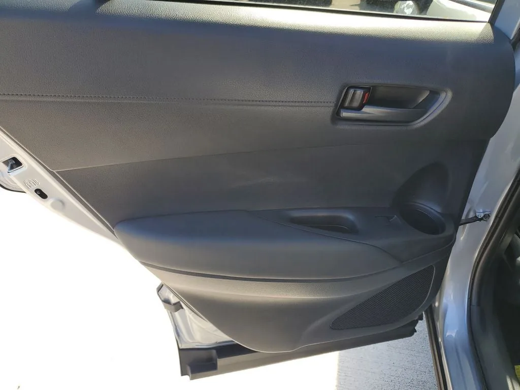 2024 Toyota Corolla Cross LE photo 11
