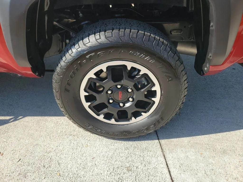 2024 Toyota Tacoma TRD Off-Road photo 7