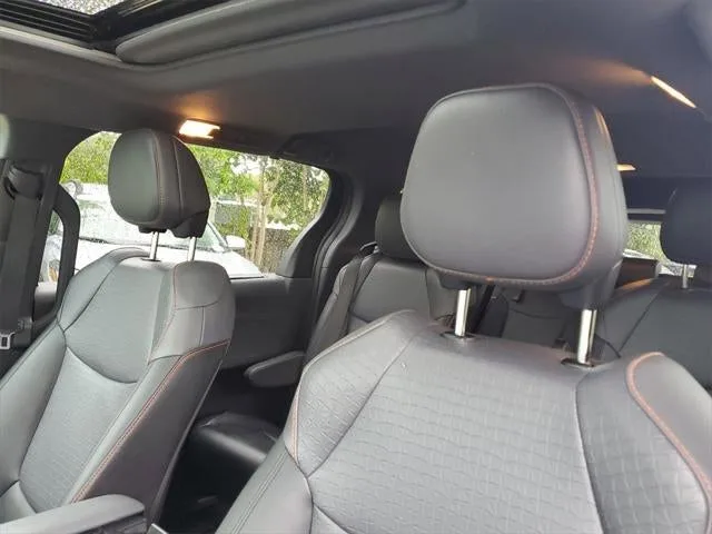 2022 Toyota Sienna XSE 7 Passenger photo 25