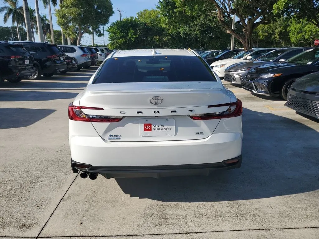 2026 Toyota Camry SE photo 5