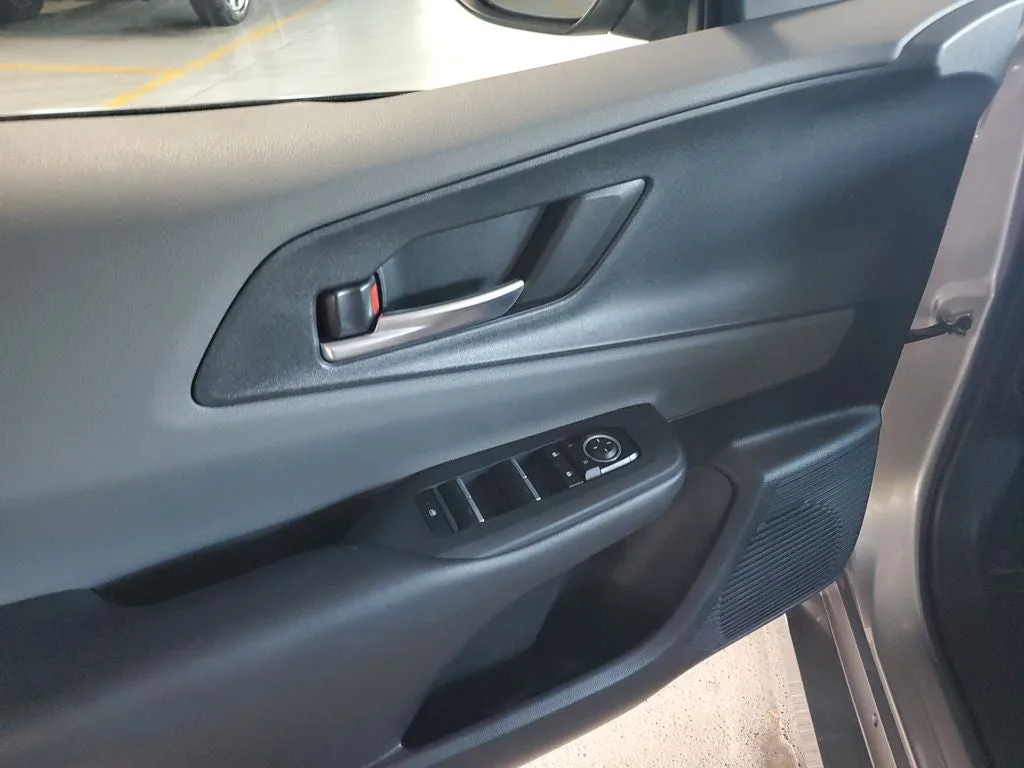 2024 Toyota Prius XLE photo 18