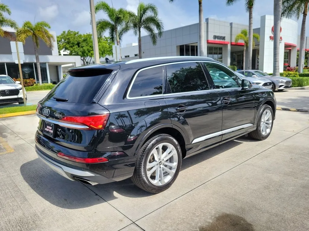 2025 Audi Q7 55 Premium Plus quattro photo 4