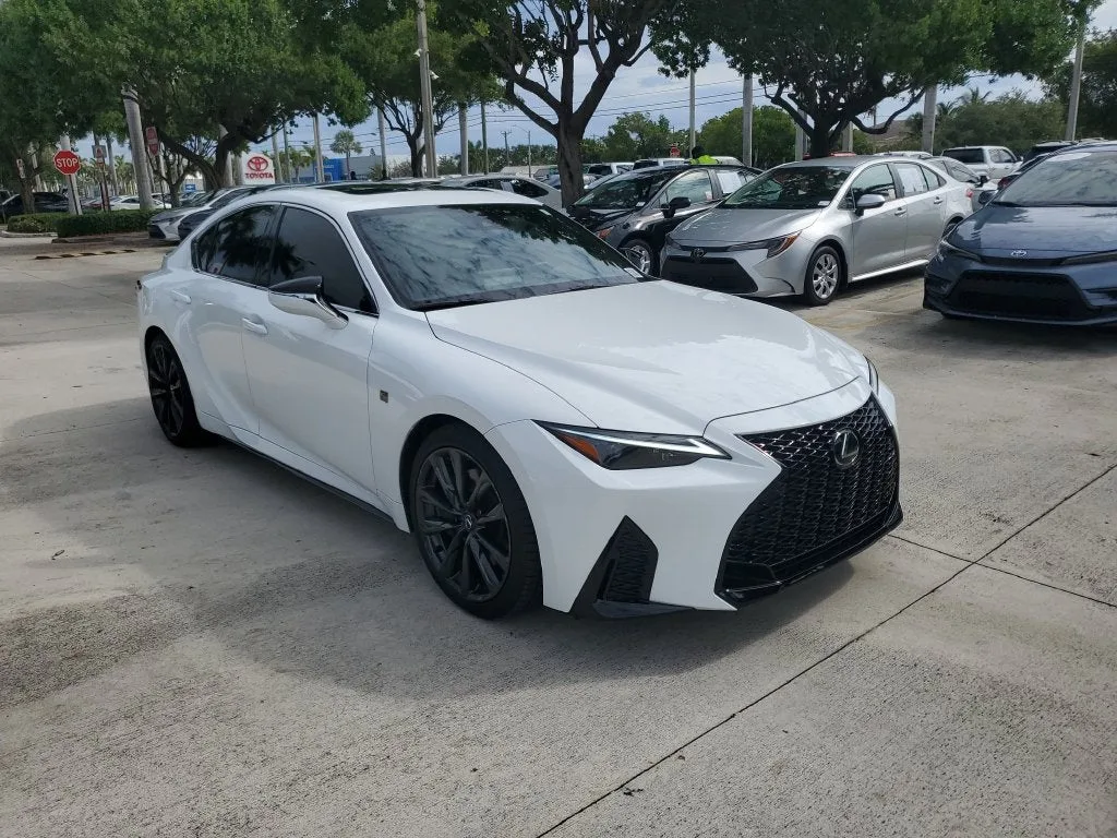 2024 Lexus IS 350 F SPORT Design photo 3