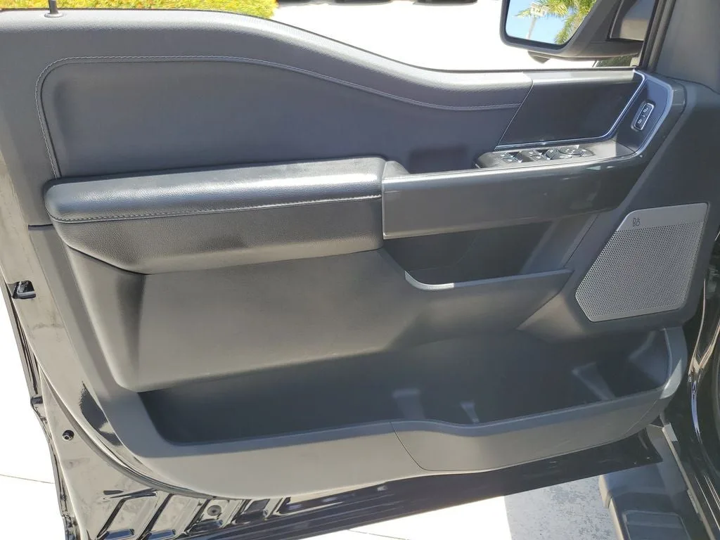 2023 Ford F-150 XLT photo 17