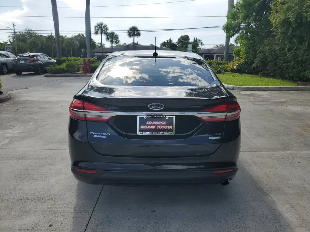 2017 Ford Fusion SE photo 5