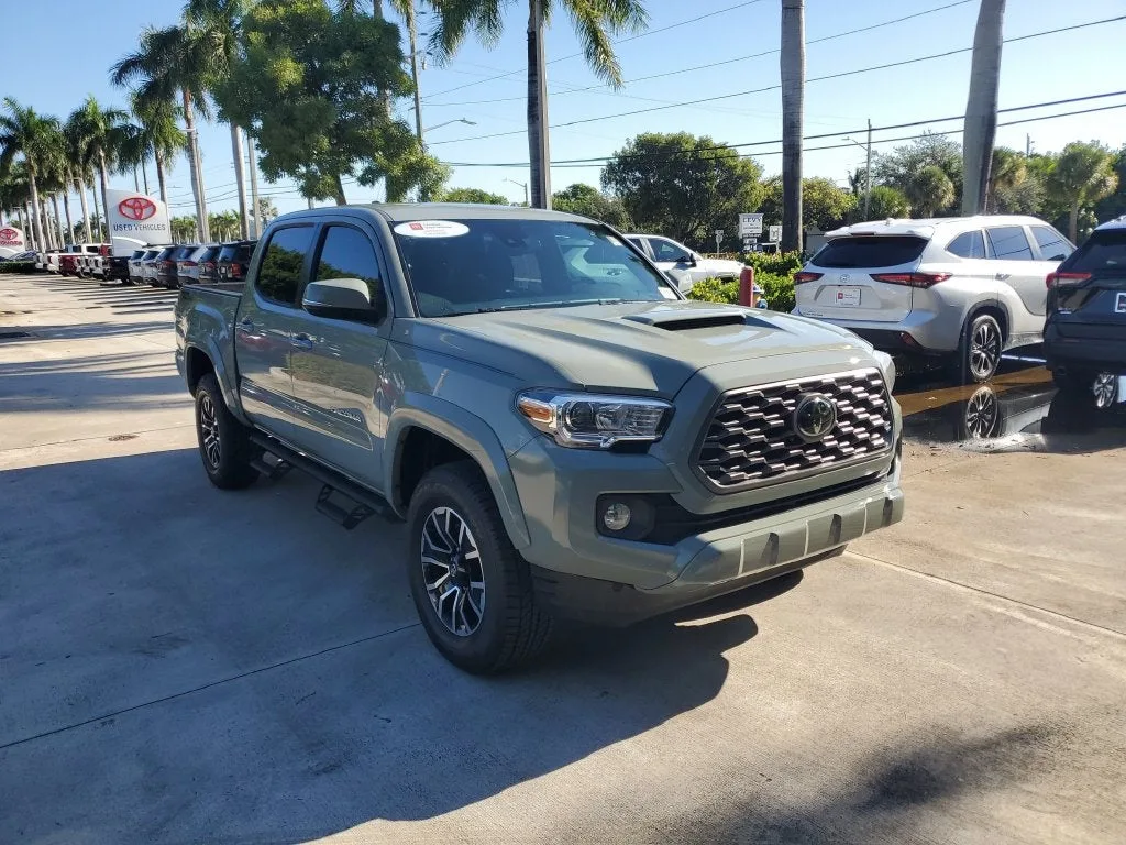 2022 Toyota Tacoma TRD Sport V6 photo 3