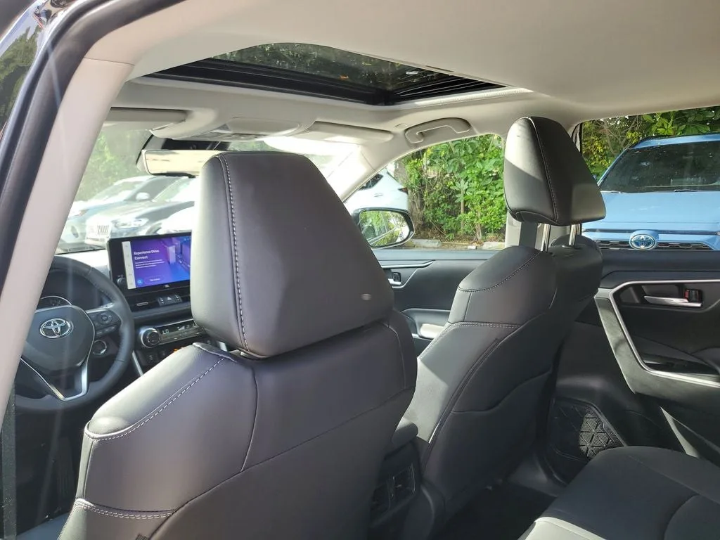2025 Toyota RAV4 XLE Premium photo 13