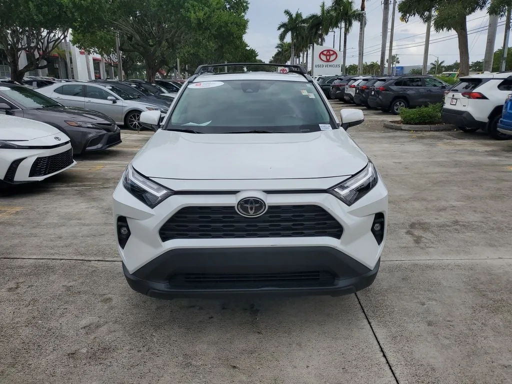 2024 Toyota RAV4 XLE Premium photo 2