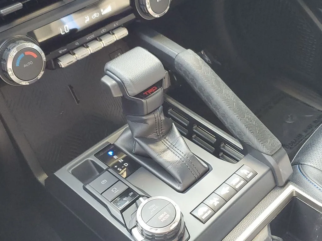 2025 Toyota Tacoma TRD Sport photo 28