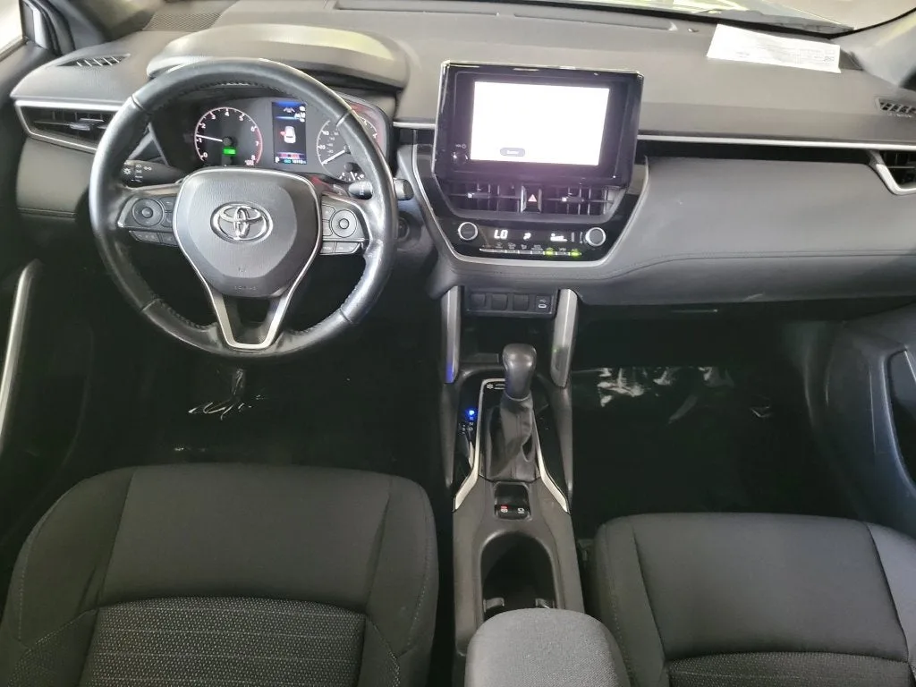 2024 Toyota Corolla Cross Hybrid SE photo 16