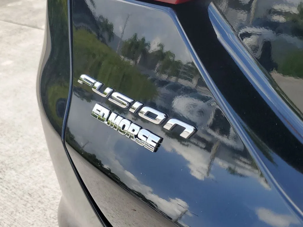 2017 Ford Fusion SE photo 9