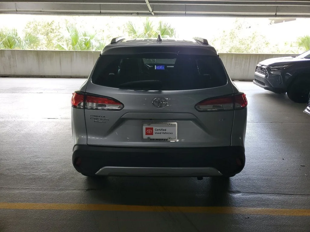 2023 Toyota Corolla Cross LE photo 5