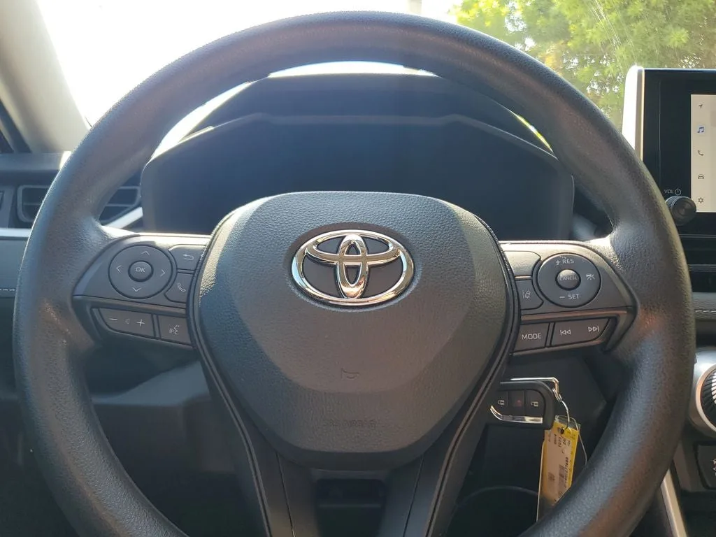 2024 Toyota RAV4 LE photo 21