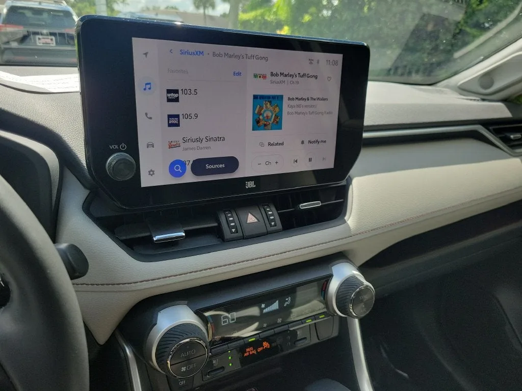 2023 Toyota RAV4 Hybrid Limited photo 29
