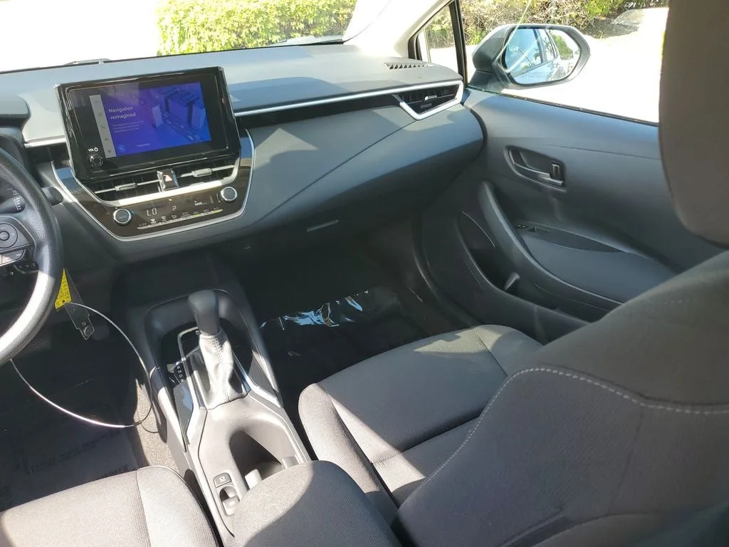 2024 Toyota Corolla LE photo 17