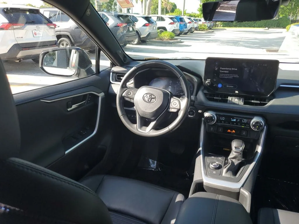 2024 Toyota RAV4 Hybrid XSE photo 16