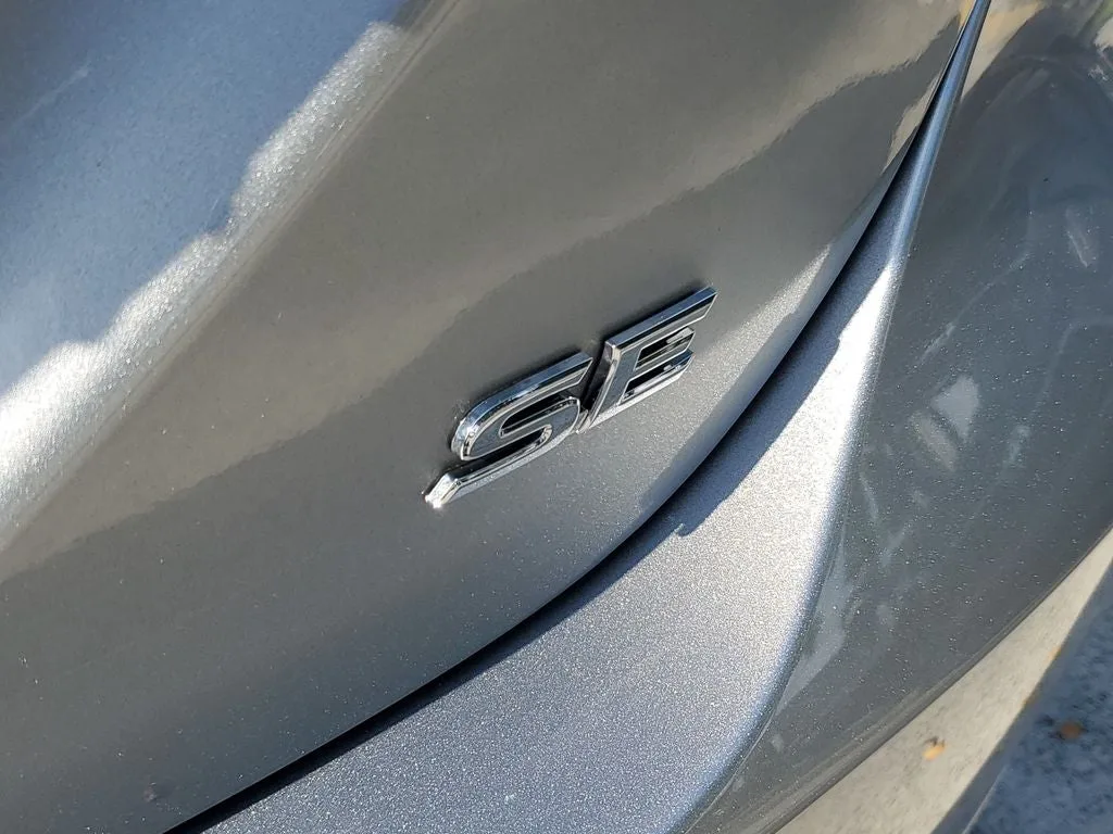 2023 Toyota Camry SE photo 8