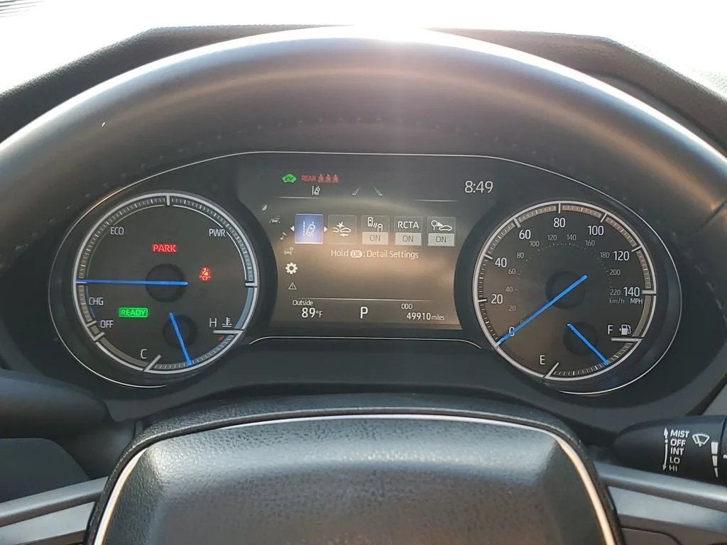 2023 Toyota Venza LE photo 24
