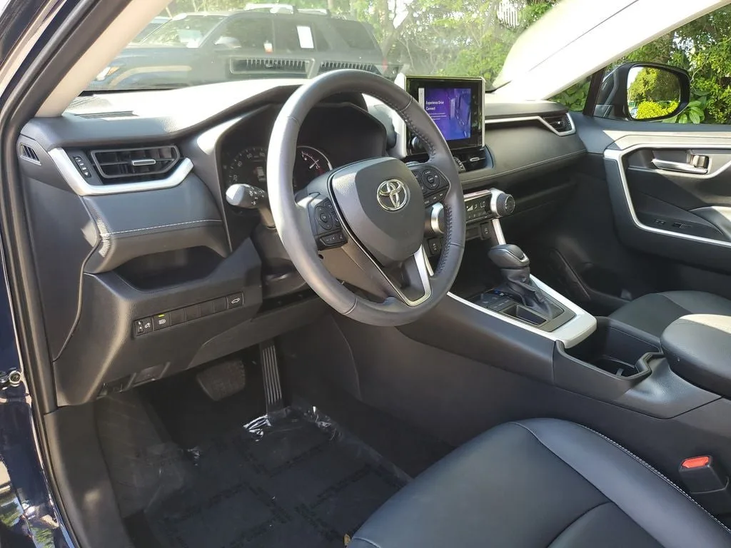 2024 Toyota RAV4 XLE Premium photo 22