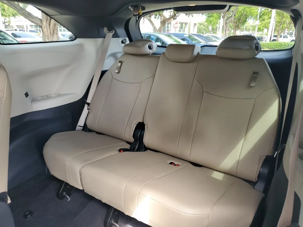 2024 Toyota Sienna XLE 8 Passenger photo 12