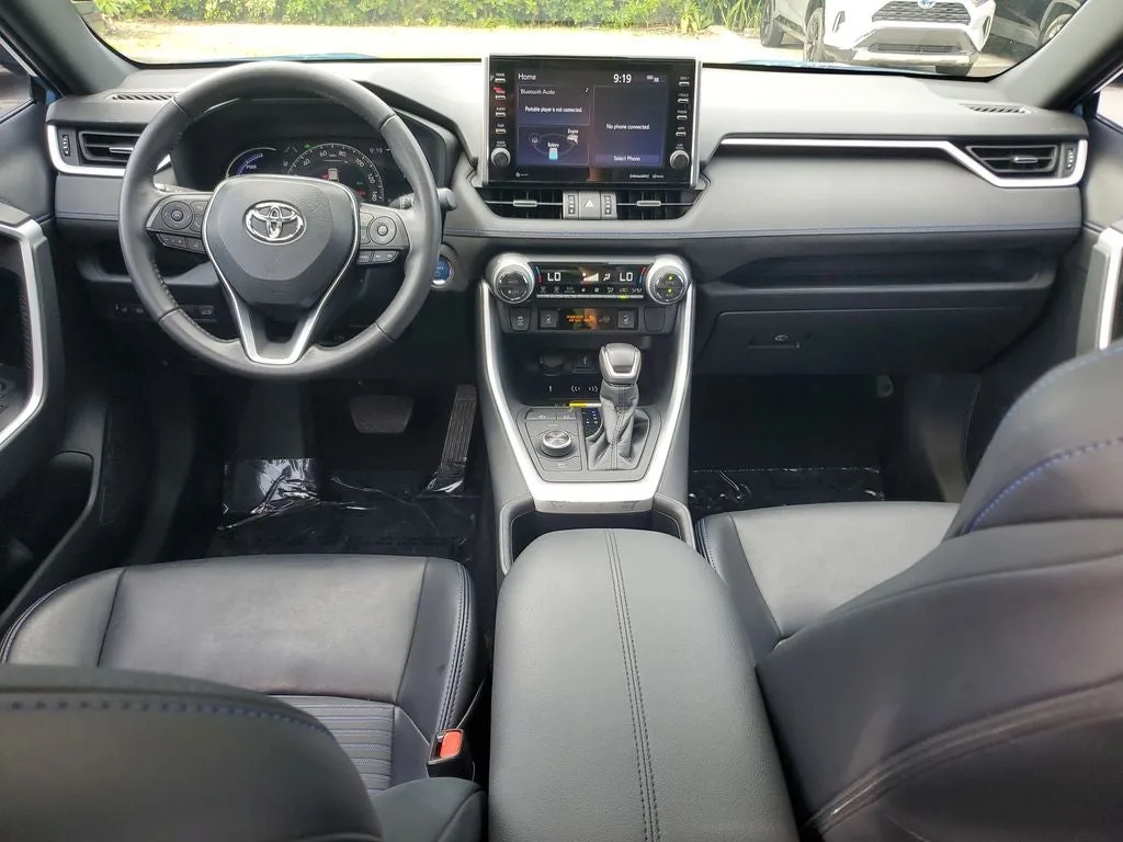 2022 Toyota RAV4 Hybrid XSE photo 17