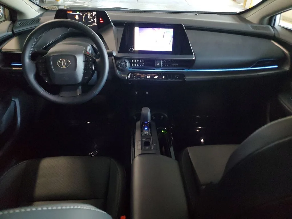 2024 Toyota Prius XLE photo 15