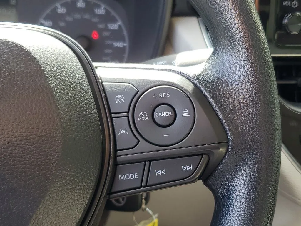 2024 Toyota Corolla Cross L photo 23