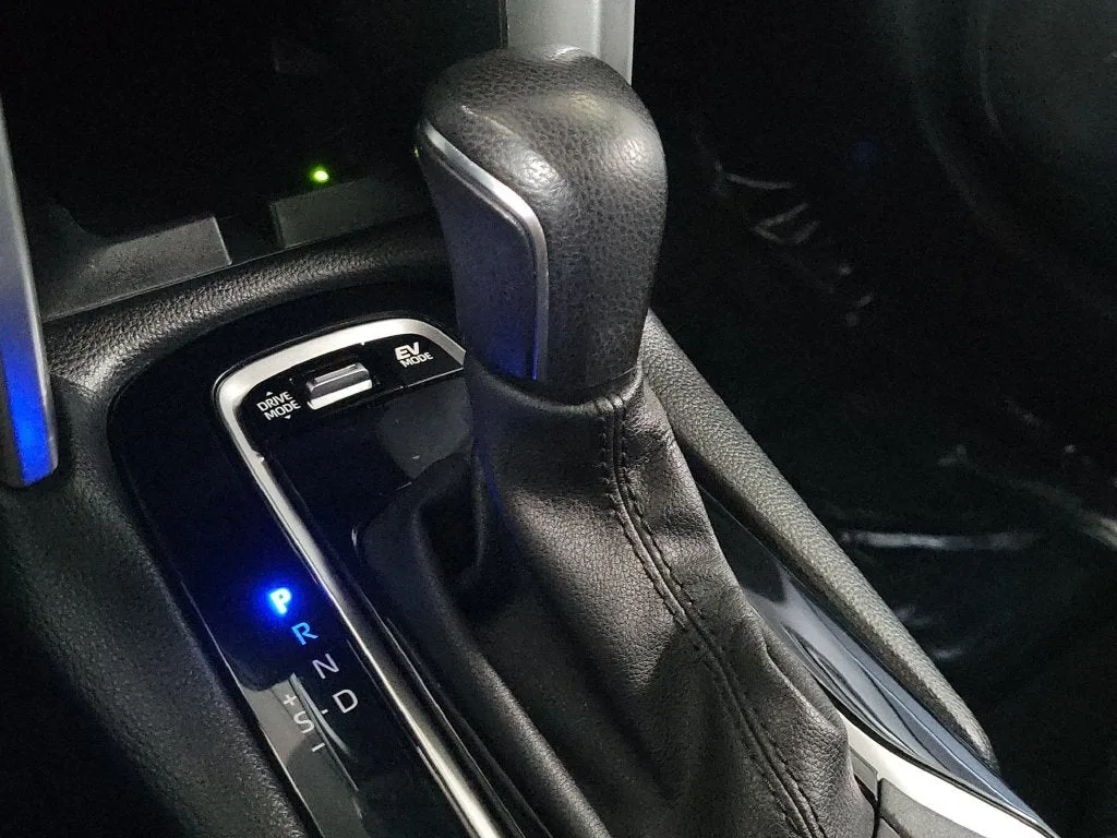 2024 Toyota Corolla Cross Hybrid SE photo 32