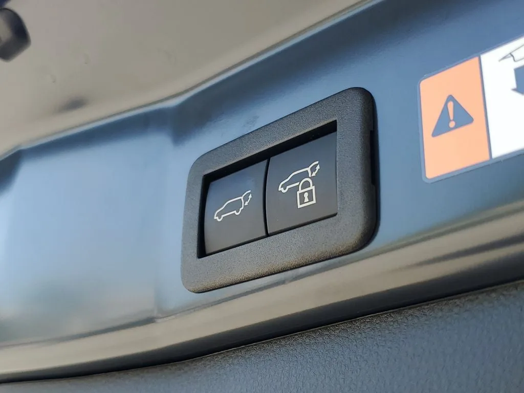 2026 Toyota RAV4 XLE Premium photo 11