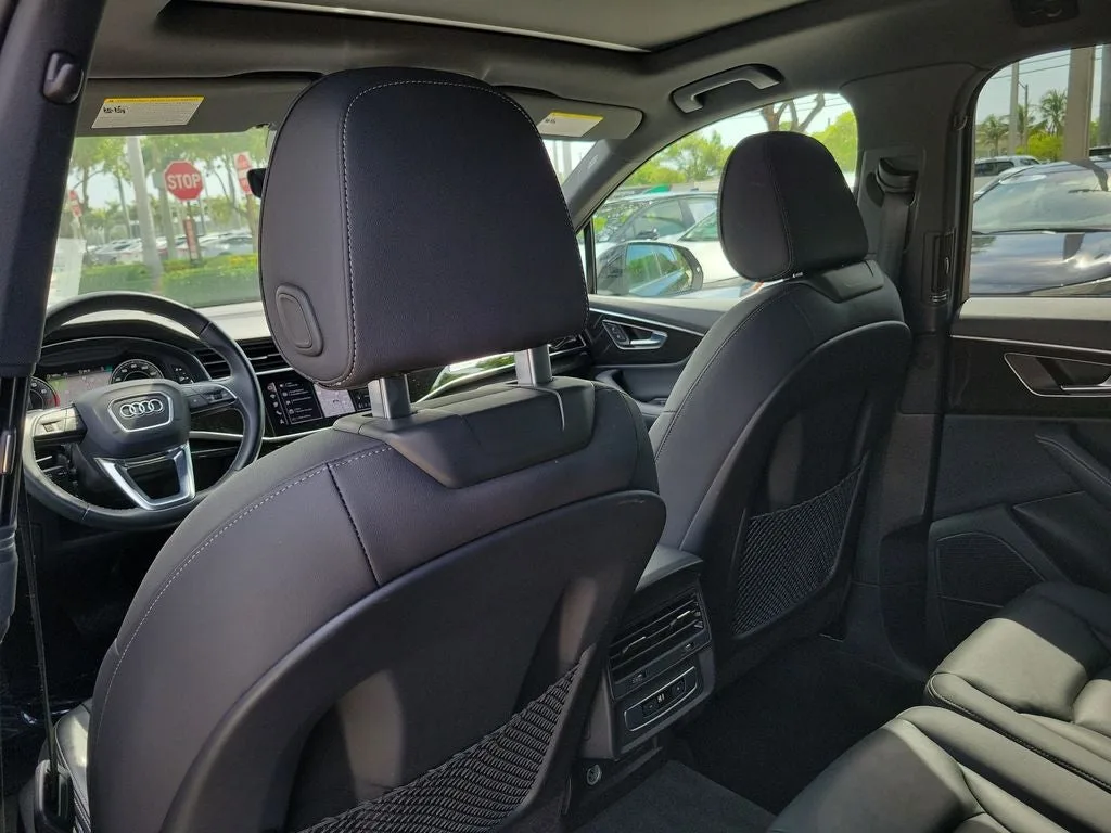2025 Audi Q7 55 Premium Plus quattro photo 14