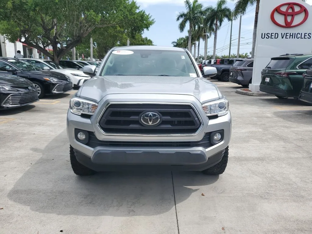 2022 Toyota Tacoma SR5 V6 photo 2