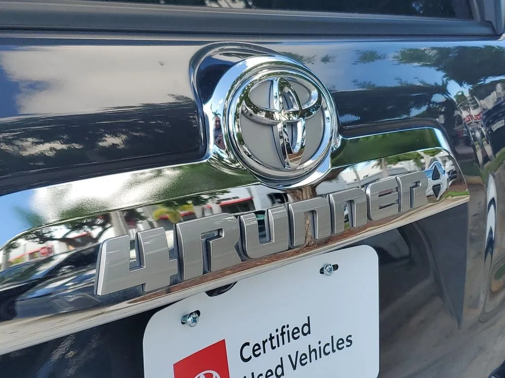 2024 Toyota 4Runner Limited photo 8