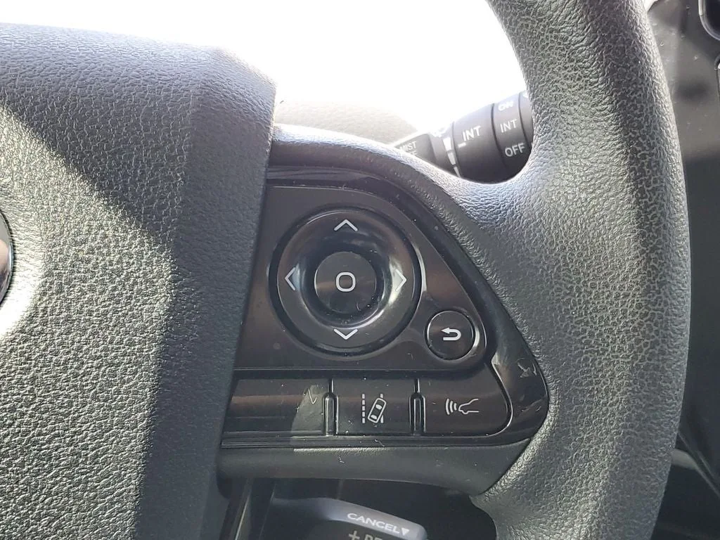2022 Toyota Prius LE photo 25