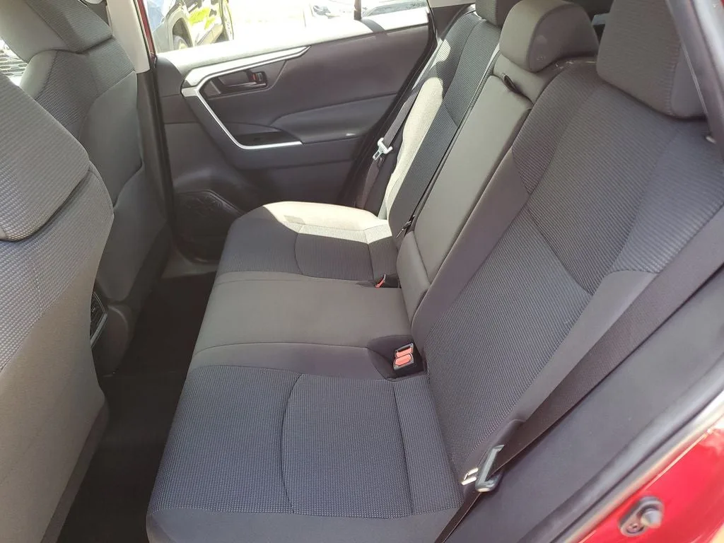 2024 Toyota RAV4 LE photo 12