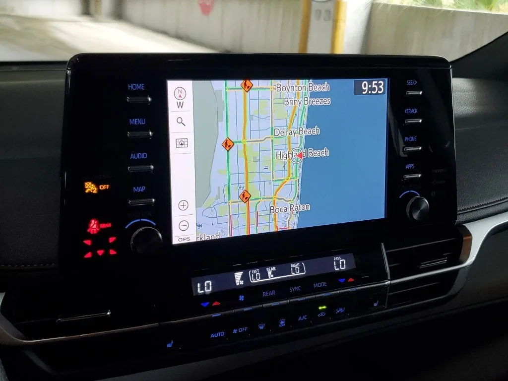 2021 Toyota Sienna XSE 7 Passenger photo 26