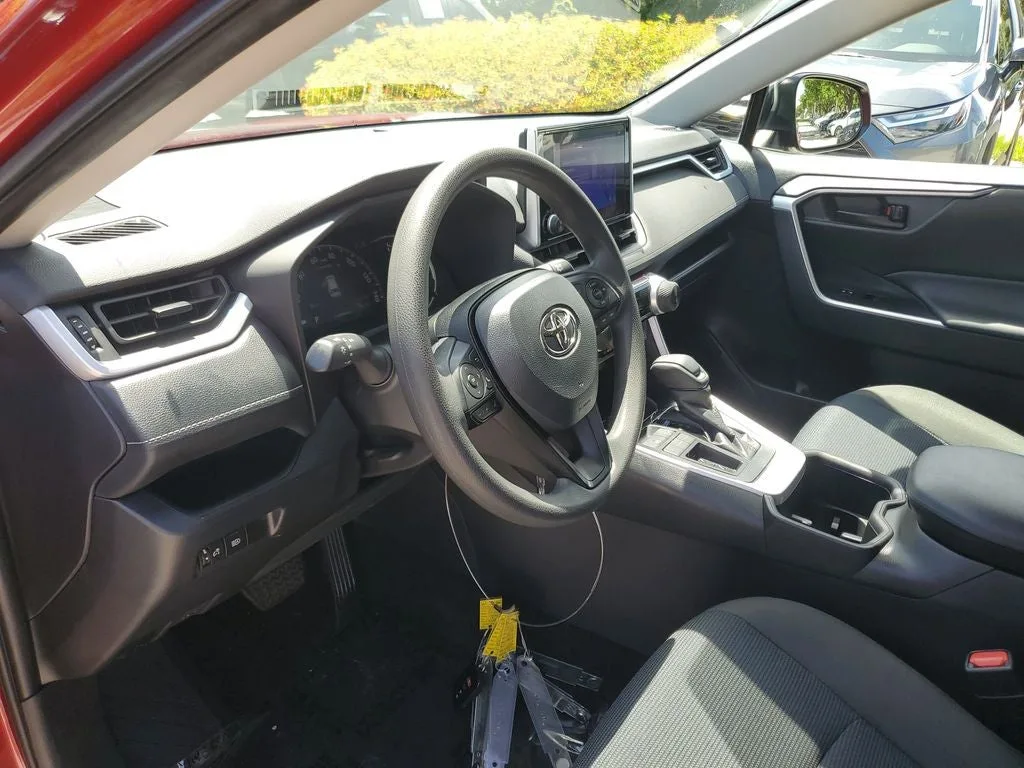 2024 Toyota RAV4 LE photo 21