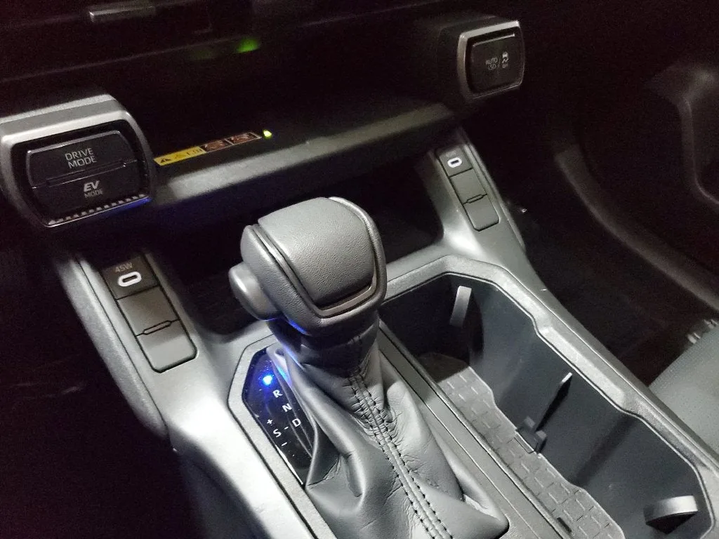 2026 Toyota RAV4 XLE Premium photo 27