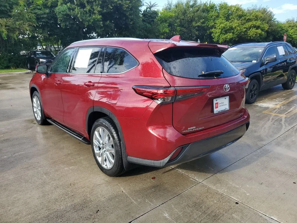 2023 Toyota Highlander Limited photo 6
