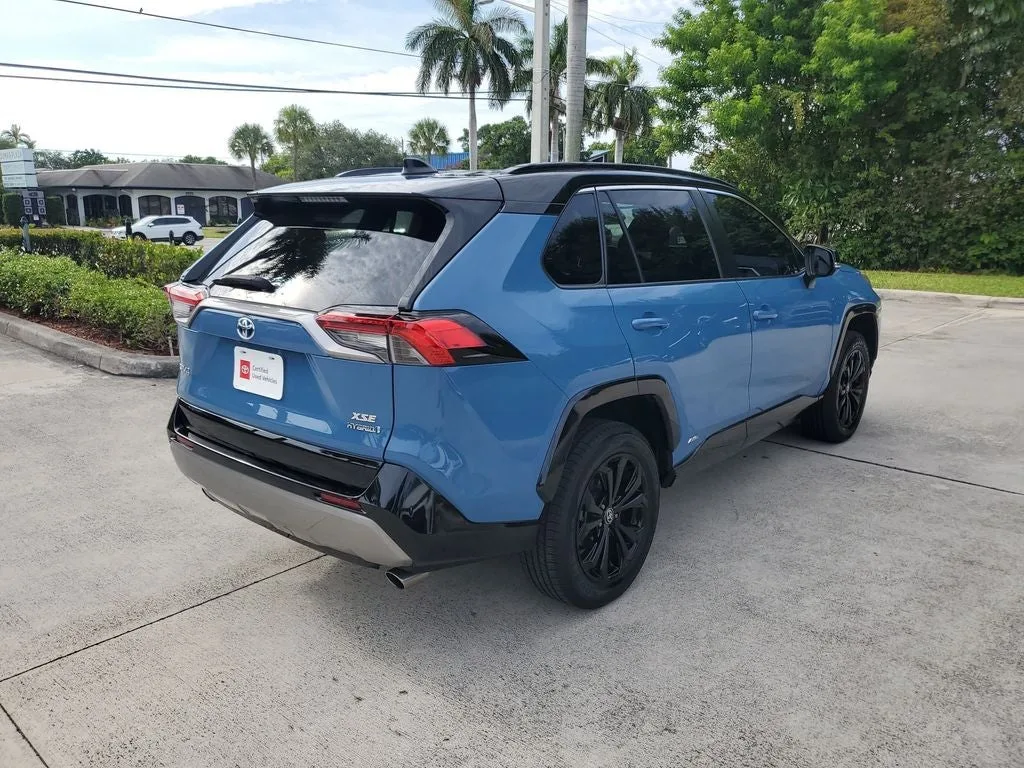 2022 Toyota RAV4 Hybrid XSE photo 4