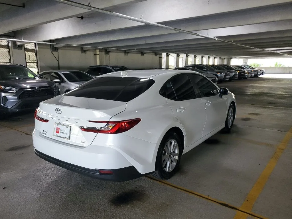2025 Toyota Camry LE photo 4